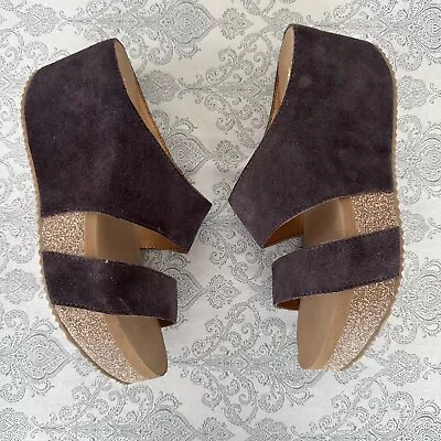 Volatile August Wedge Sandals In Suede Leather Brown Sz 7 • $44
