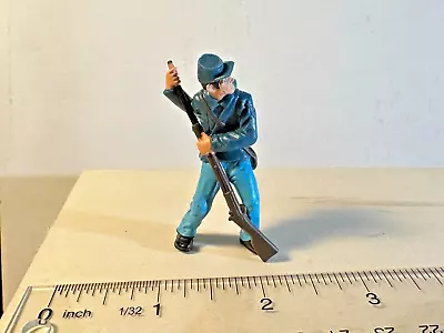 Civil War Union Plastic Soldier Standing And Loading Rifle. • $4.50