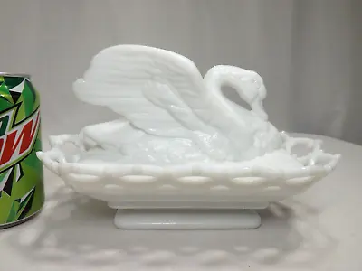 WESTMORELAND Glass Raised Wing Swan Lattice Covered Dish Bowl Milk Glass - MINT • $75