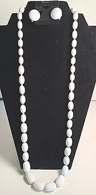 Vintage 30  Graduated White Beaded  Necklace And White Clip On Earrings Set • $14