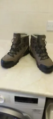 Mens SALOMON Nubuck Gore-tex  Suede Boots Size 11 • £15