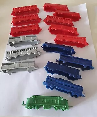 16 X Plastic Cereal Railroad Models 1960's R&L ?  As Found. • $49