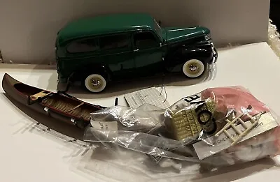 Franklin Mint 1946 Chevrolet Suburban Panel Truck Camper 1:24 Green & Canoe Etc • $129.95