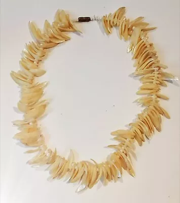 Vintage 1970's Surfer Hawaiian Hawaii Natural Puka Pooka Shell Necklace  • $18