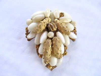 Vendome Brooch Mother Of Pearl Gold Tone Beads Vintage Coro Mid Century Pin • $9.99
