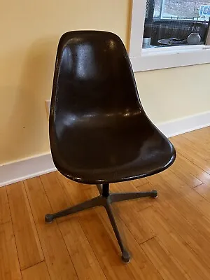 Charles Eames Herman Miller Vintage Seal Brown Fiberglass Chair Rare Beautiful • $245