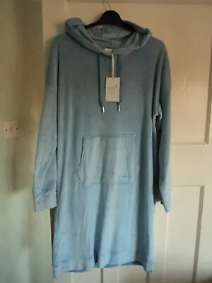 Ladies Velour Hooded Lounger/nightdress In 4 Colours And 4 Sizes • £12.50