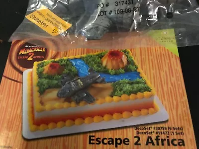 DecoPac ESCAPE 2 AFRICA MADAGASCAR CAKE TOPPER DECORATING KIT AIRPLANE NEW • $12