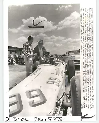 RACE CAR Driver Jim Hurtubise INDIANAPOLIS Speedway VINTAGE 1961 Press Photo • $40