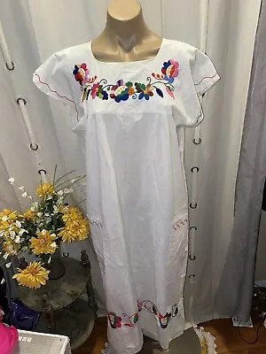 Mexican Boho White Embroidered Dress W/Pockets Size S • $39.99
