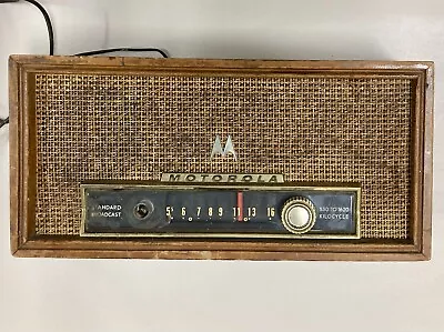 Vintage 1957 Motorola 57W Volumatic Tube Radio • $54.45