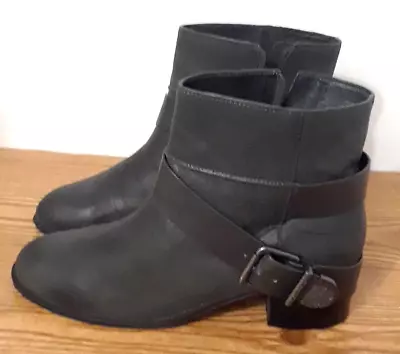 Vince Camuto Boots Size 10M VC-Romeo Gray Soft Leather Zip Up Buckle Ankle Boots • $27.84