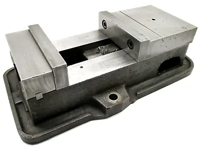 KURT ANGLOCK 6  MILLING MACHINE VISE W/ JAWS - #D60 • $299.99