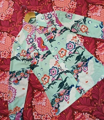 Adorable 1970s Novelty Print Dagger Collar Shirt - XS/S • £30
