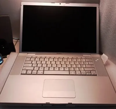 Apple MacBook Pro A1211 Laptop Core 2 Duo 2.16GHz 2GB 120GB NO Battery AS-IS • $50