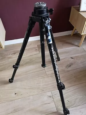 Manfrotto 055 Aluminum Tripod • £55