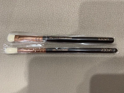 $30 • Buy Zoeva Brush #228 And #234, The Eye Essential  Brushes, Brand New
