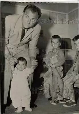 Press Photo Producer Mike Todd And Children - Lry11032 • $19.99