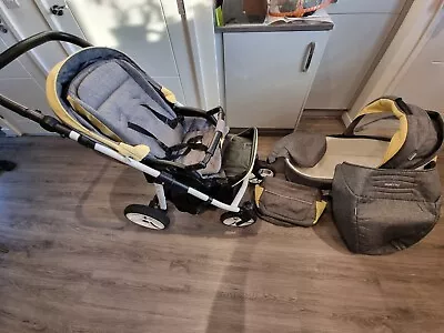 £200 • Buy IStyle 3 In 1 Pram Travel System (Pretty Pink)