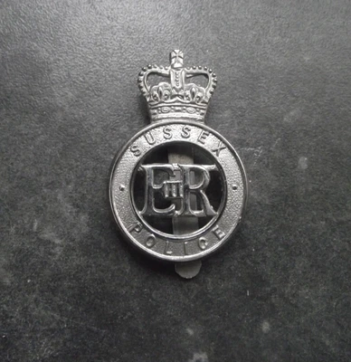 £5 • Buy OBSOLETE!. SUSSEX POLICE Cap Badge