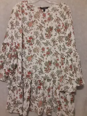 Max Edition Bell Sleeve Boho Blouse Size M White Multi Color Floral Cottagecore • $12