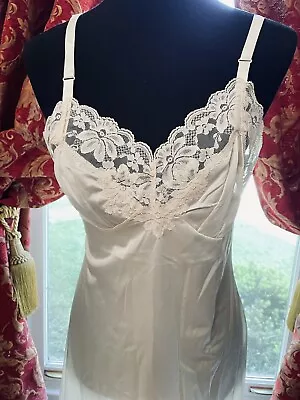 Lorraine Full Slip Lingerie Glamour Lace 32  Bust 40  Long Tall USA Nylon Sz 6-8 • $24