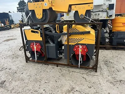 Trainer TR1000 Vibratory Roller Ride On Compactor Asphalt Smooth Drum 13 Hp Gas • $12345