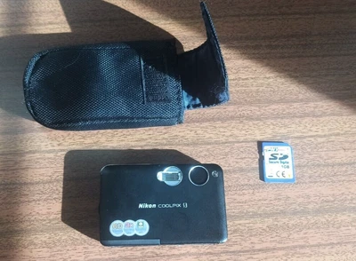 £16.48 • Buy Nikon  Coolpix S3 And Accessories & Toshiba Camileo P30 - Read Description