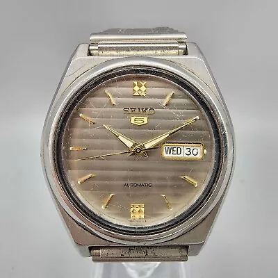 VTG Seiko 5 Watch Men 38mm Silver Tone Silver Dial Daydate Automatic 7S26-8760 • $59.99