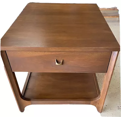 Broyhill Brasilia Chairside Table  SUPER SALE CLEARANCE! • $550