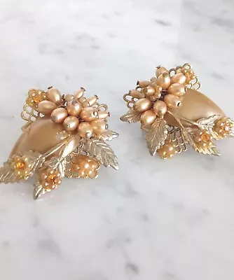 Miriam Haskell 1930s Unsigned Gold Tone Pearl Dangle Cluster Clip On Earrings • $54