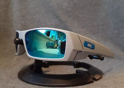 Oakley Gascan POLARIZED Cerakote Crushed Silver W/Ice Iridium Lense & Blue Icons • $125