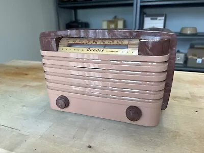 Vintage Bendix Model 114 Art Deco Plastic Tan & Brown Radio • $50