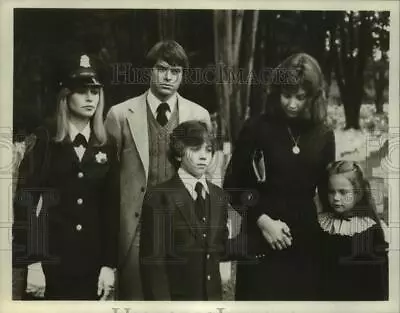 1980 Press Photo Michelle Phillips Robert Urich And Extras In ABC-TV's  Vega$.  • $19.99