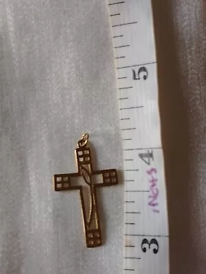 9 Ct Yellow Gold Cross Used Condition • £39.99