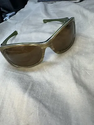 Vintage Ladies Oakley Dangerous Global Moss Sunglasses W/brown Lens Size 115 • $49.99