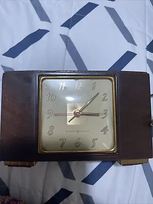 Vintage 1940's General Electric Mantel Clock Model 3H176 • $21.99