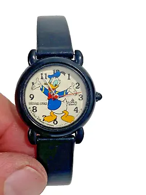 LORUS WALT Disney Donald Duck Watch Vintage 1989 V811 • $13.59