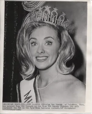 1965 Press Photo Of Miss USA Sue Ann Downey In Crown Winning Beauty Pageant • $19.99