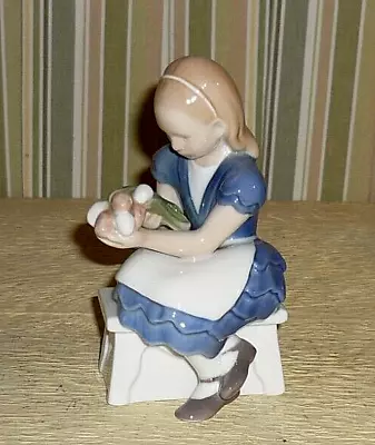 Bing & Grondahl B & G Denmark Figurine ' GIRL With TULIPS '. Model # 2298 • $31.32