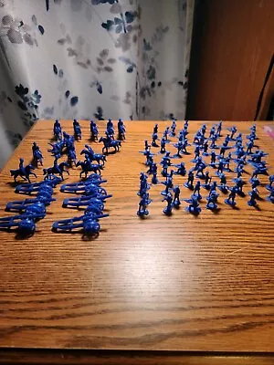 Vintage Miniature Plastic Soldiers Horses Cannons Made In Hong Kong 100 Pc Lot • $19.99