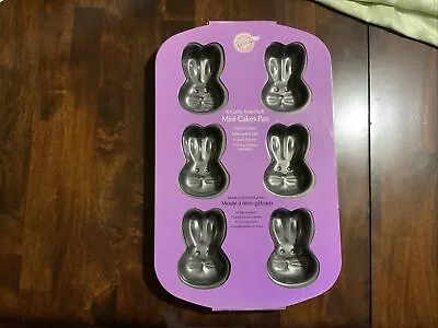 NEW Wilton Easter Bunny Rabbit 6 Cavity Cake Mold Mini Cake Pan 2006 #2105-1551 • $15