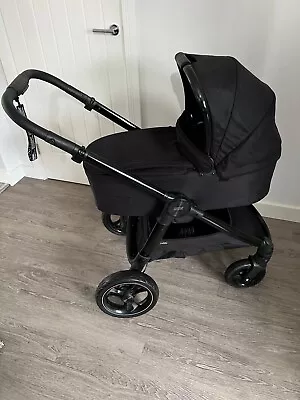 Mamas And Papas Ocarro Pushchair And Carrycot - All Black Carbon Edition • £499.99