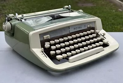 ROYAL Sabre Olive Green / White Typewriter • $17.99