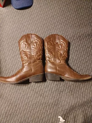 Madden Girl Cowgirl Boots Size 7 • $20