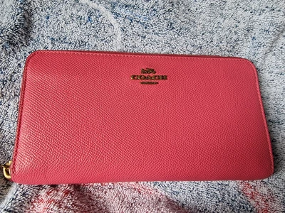 £18 • Buy Coach Large Zip Around Purse 
