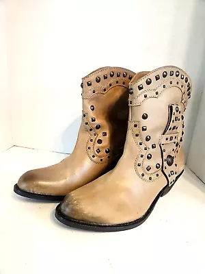 Vince Camuto Gray Leather Silver Studded Bling Boots 2.5 Heel Sz 8.5M         S3 • $9.99