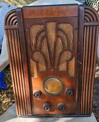 Vintage 1935 Atwater Kent Art Deco Radio  Mod.356  • $249.99