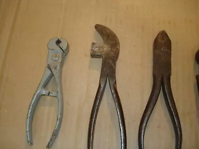 VINTAGE TOOLS 6 X OLD PLIERS PINCERS GRIPPING TWISTING CUTTING PULLING Etc • $12.12