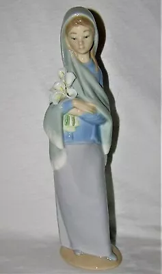 Lladro #4650 Girl With Calla Lilies • $29.99